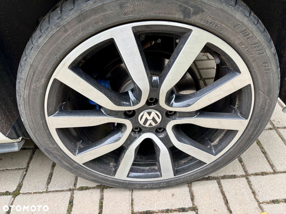 Volkswagen Golf - 8