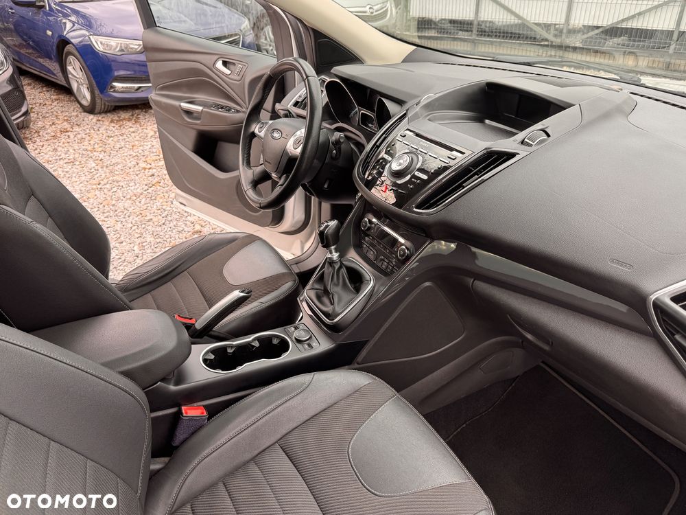 Ford Kuga 2.0 TDCi 2x4 Titanium - 20