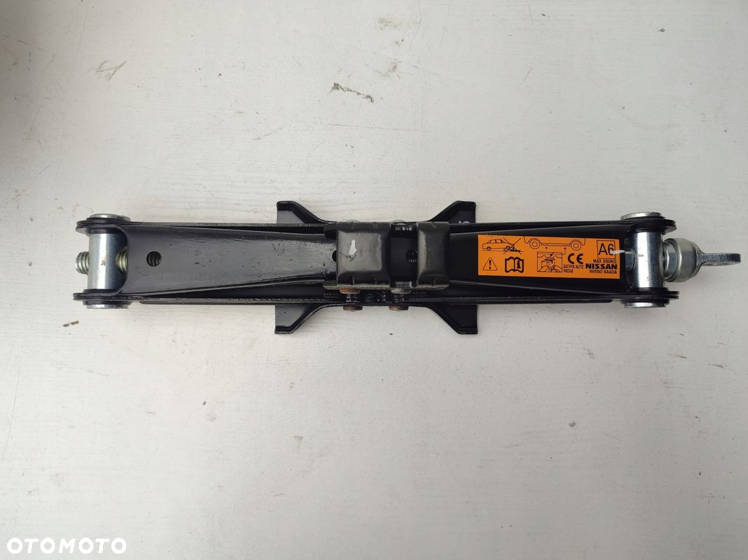 Lewarek ucho holownicze zestaw NISSAN MICRA IV K13 995508AA0A - 2