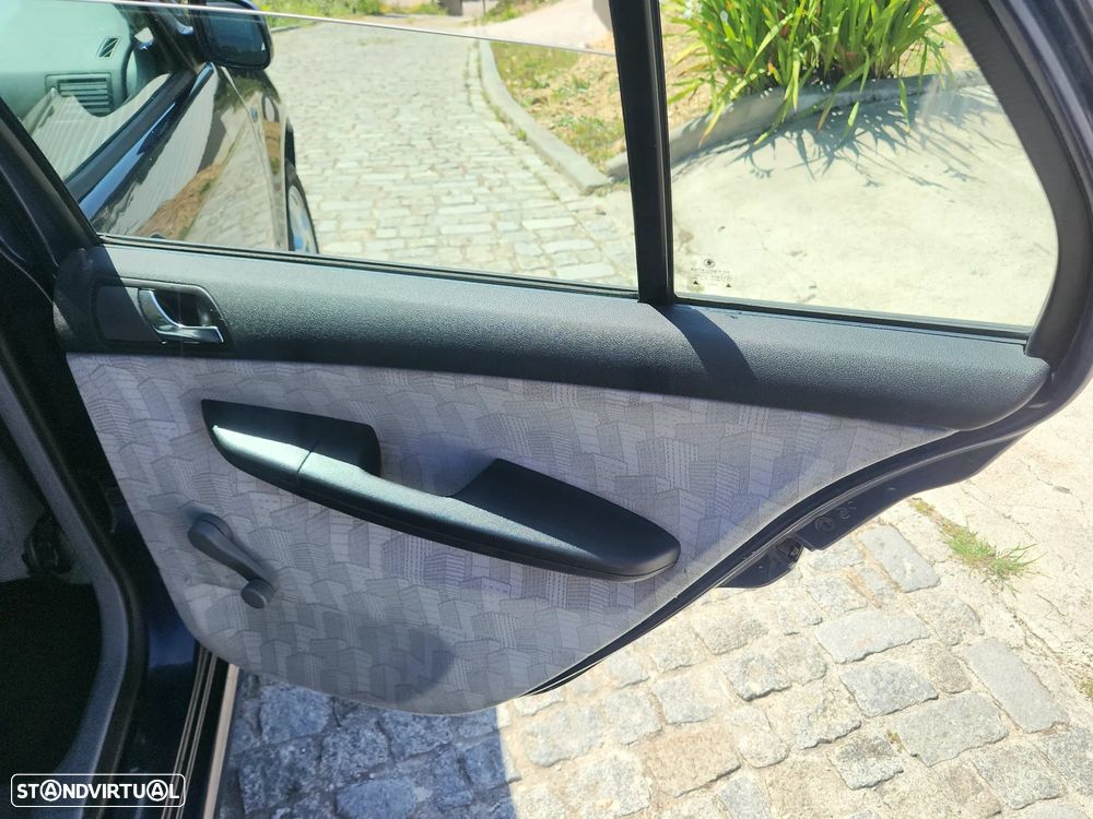 Skoda Fabia 1.4 Style - 16