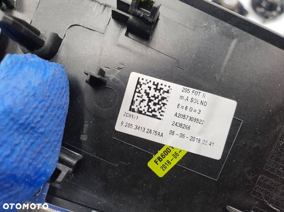 GŁOŚNIKI ZESTAW MERCEDES C W205 4MATIC BURMESTER - 4