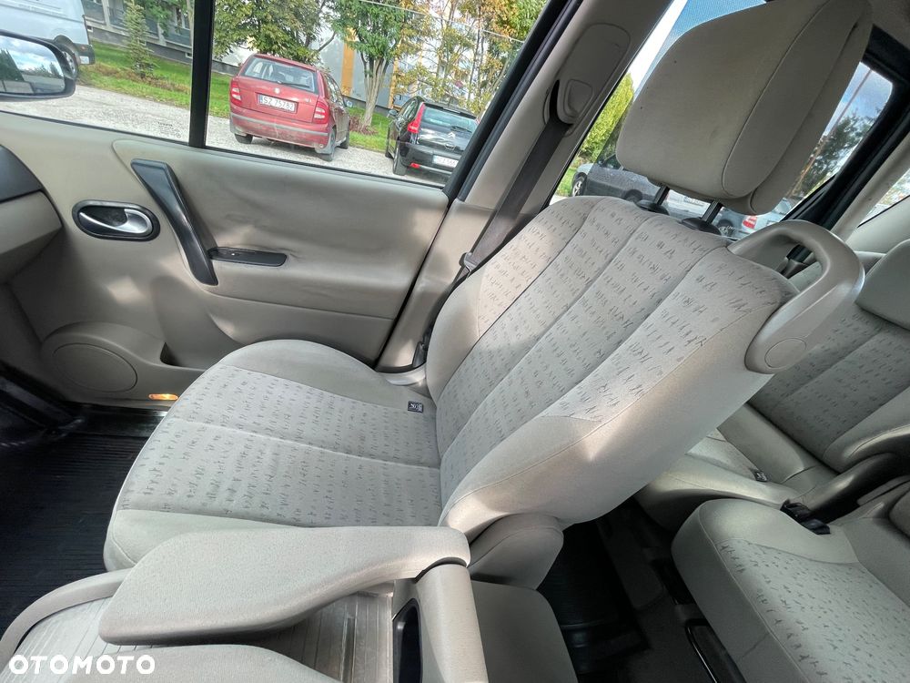 Renault Scenic - 11