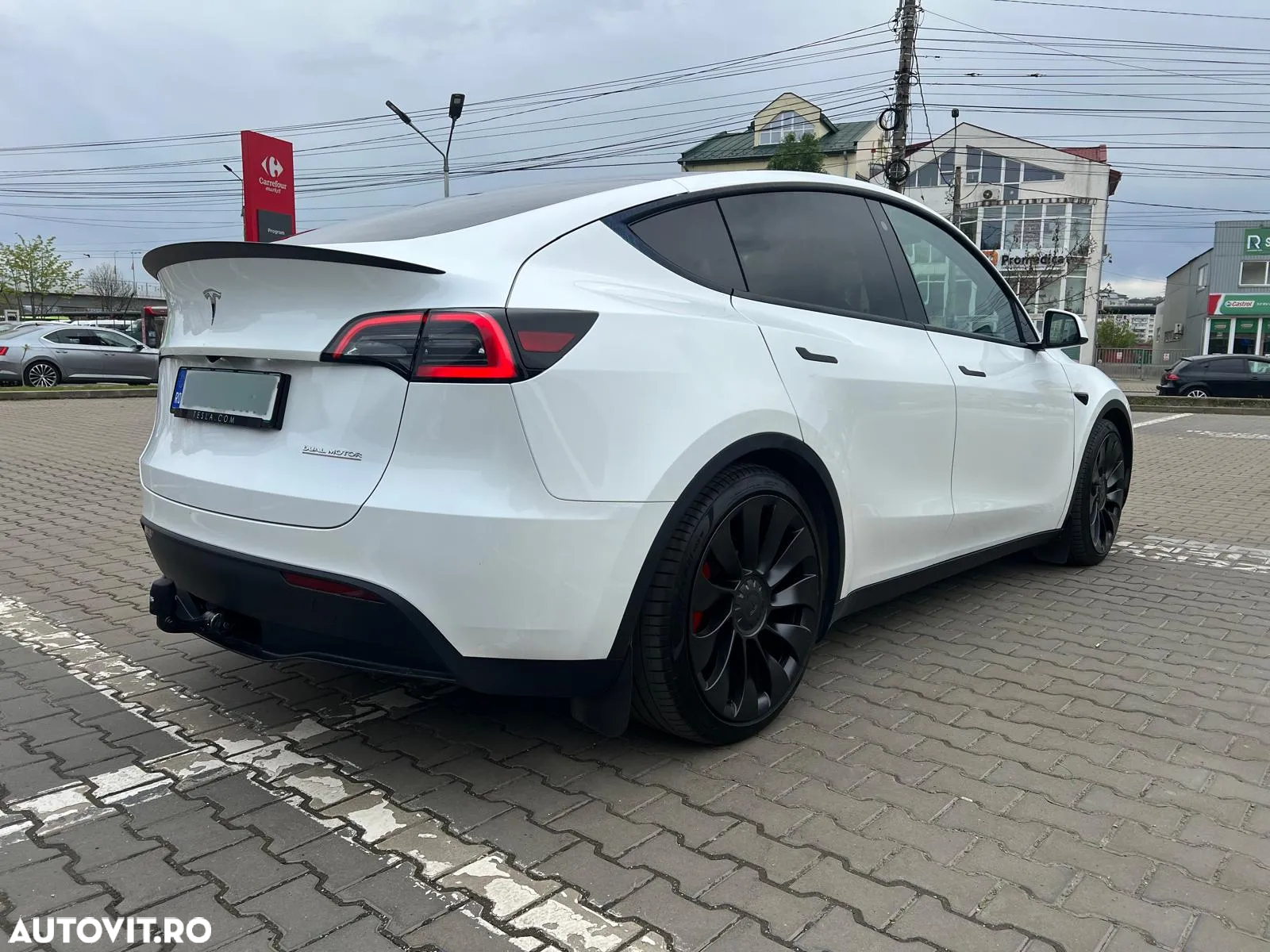 Tesla Model Y Performance Dual Motor AWD - 3