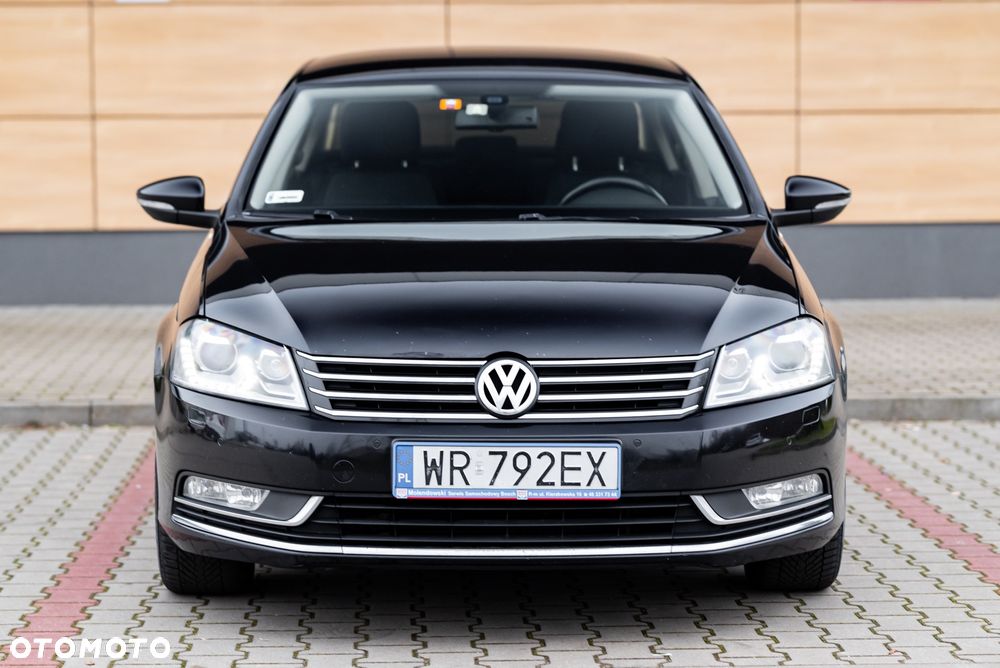 Volkswagen Passat - 11