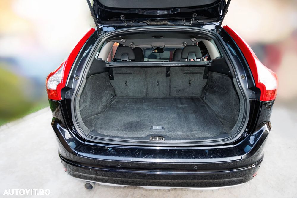 Volvo XC 60 D3 Momentum - 9