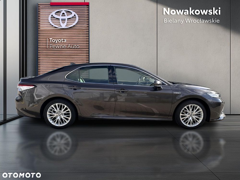 Toyota Camry 2.5 Hybrid Executive CVT - 6