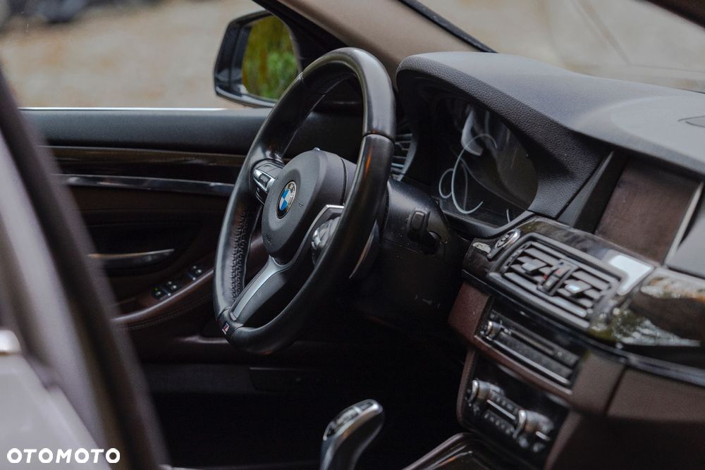 BMW Seria 5 530d xDrive Luxury Line - 3