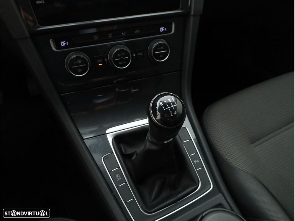 VW Golf Variant 1.6 TDi Confortline - 17