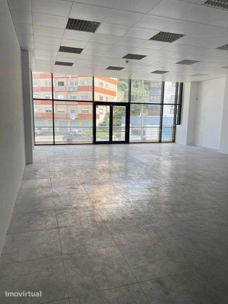 Escritório Amplo para Arrendar | Centro Domingos Jardo – Agualva Cacém - Grande imagem: 4/12