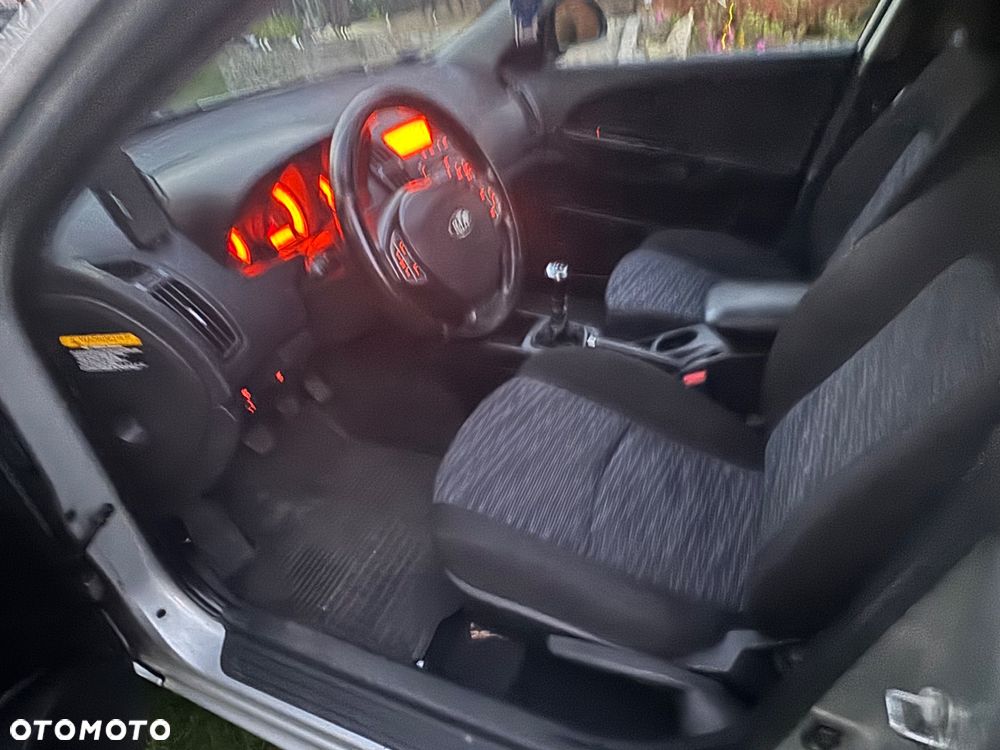 Kia Ceed - 5