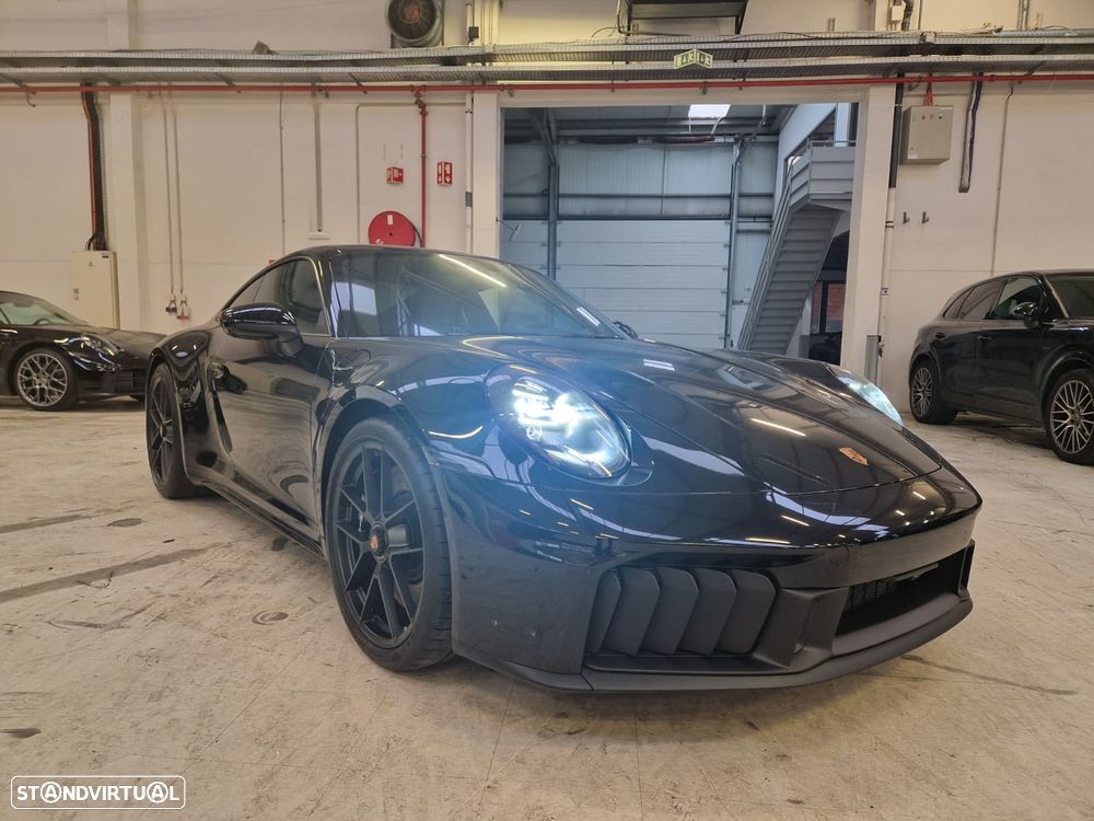 Porsche 911 (992) Carrera GTS - 1