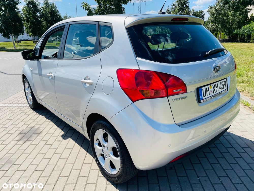 Kia Venga 1.6 CVVT Automatik Dream-Team Edition - 3