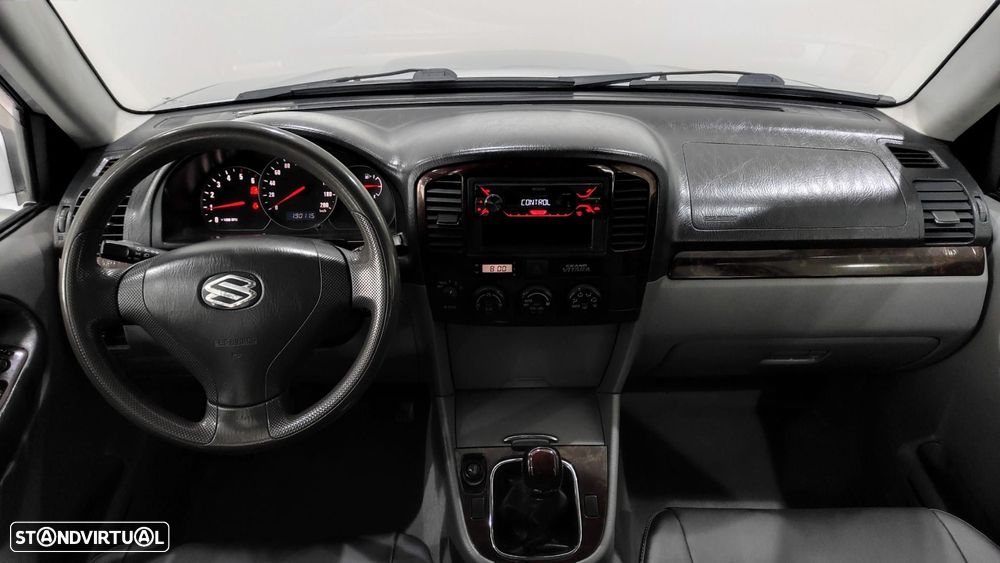 Suzuki Grand Vitara XL-7 2.0 HDi - 8