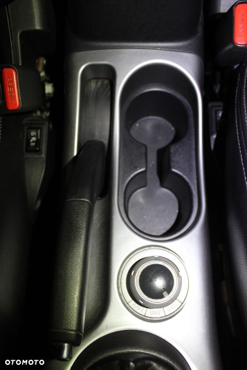 Mitsubishi Outlander - 30