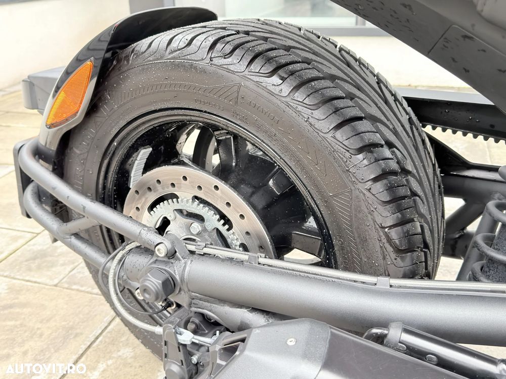 Can-Am Spyder - 11