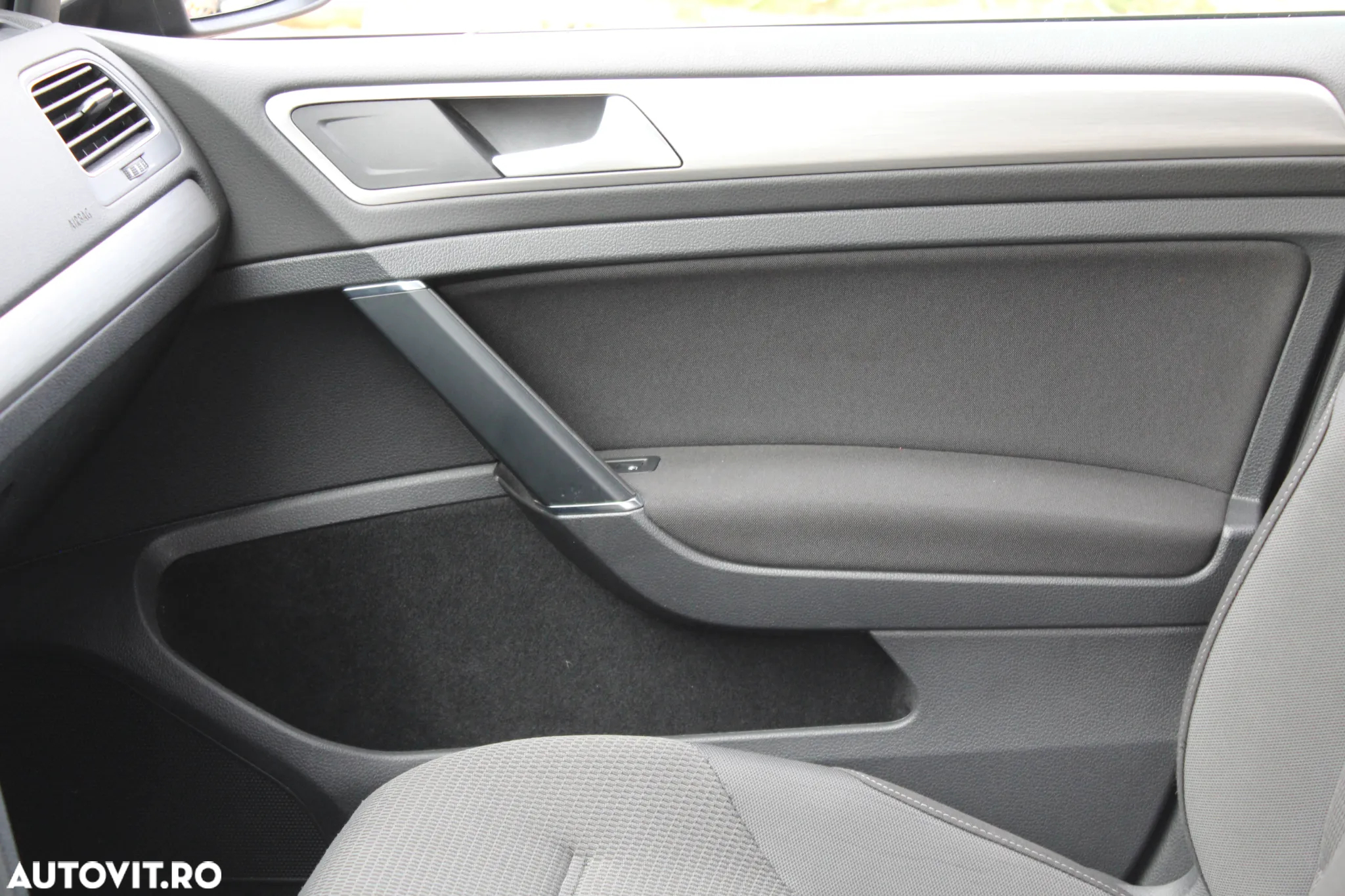 Volkswagen Golf 1.6 TDI DPF BMT Comfortline - 10