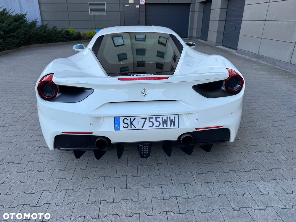 Ferrari 488 - 14
