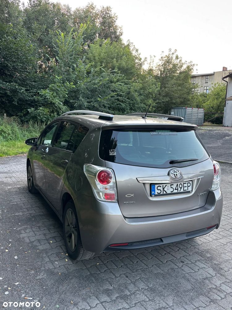 Toyota Verso 1.8 Premium 7os - 3