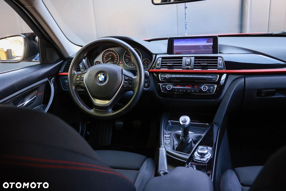 BMW Seria 3 320d DPF Edition Sport - 25