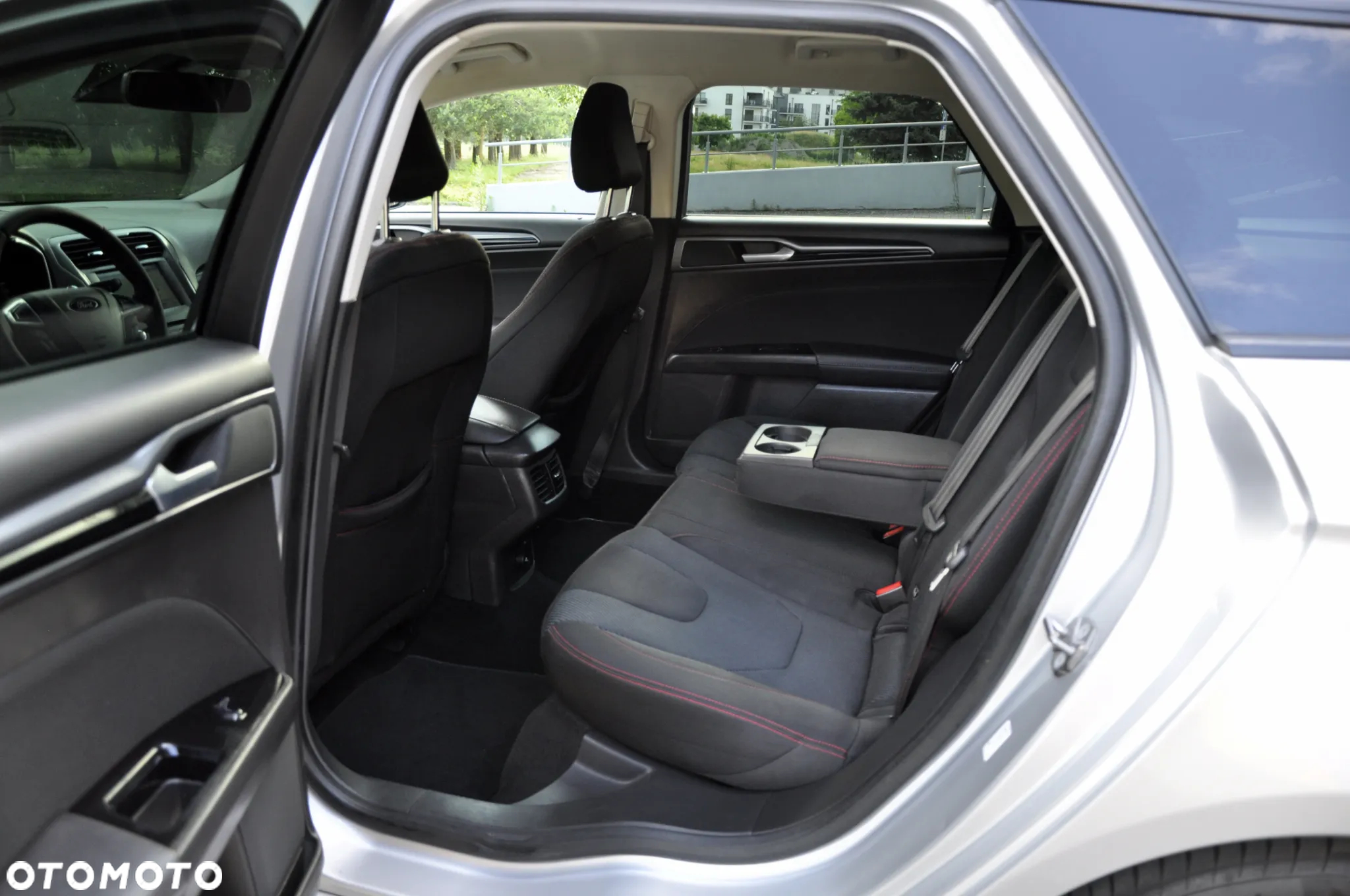 Ford Mondeo 2.0 TDCi Titanium PowerShift - 24