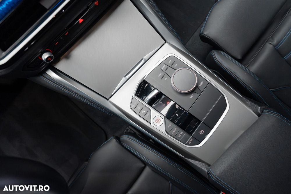 BMW M2 M240i xDrive - 16