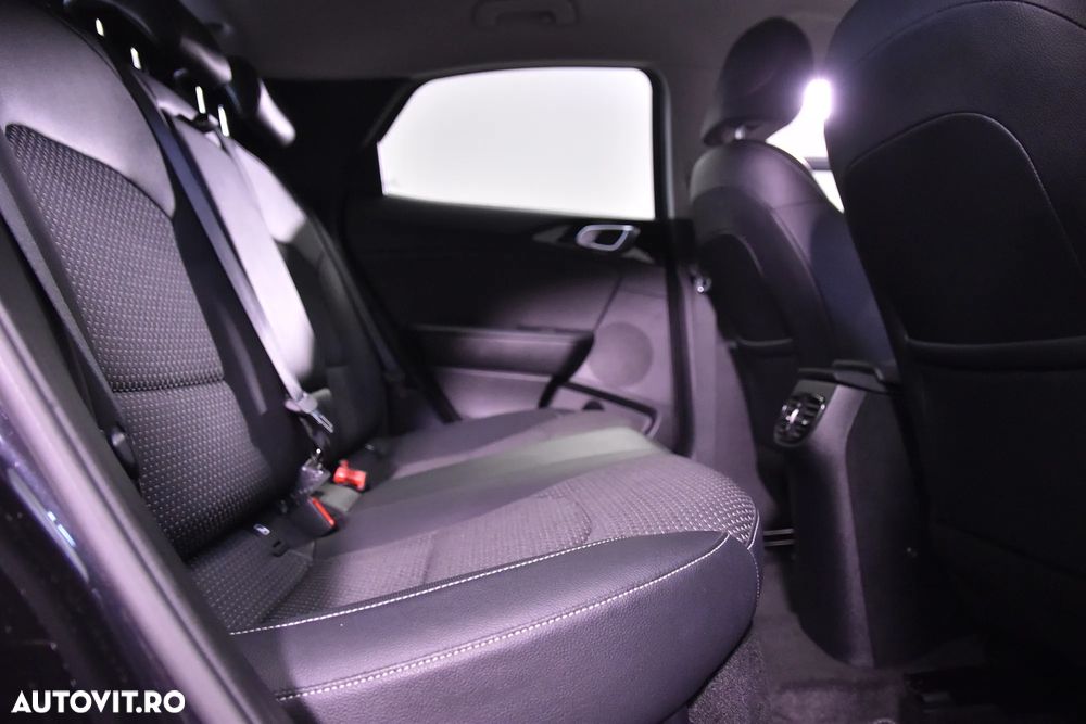 Kia XCeed 1.6 GDI 6DCT PHEV Vision - 13