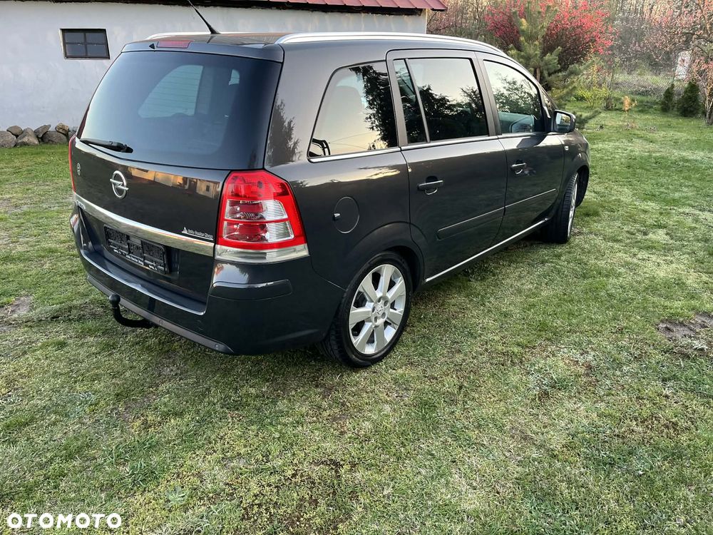 Opel Zafira 1.8 Cosmo - 11