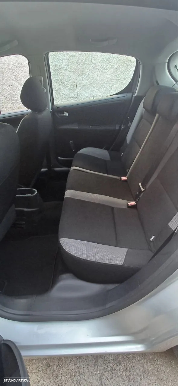 Peugeot 207 1.4 16V Trendy - 8