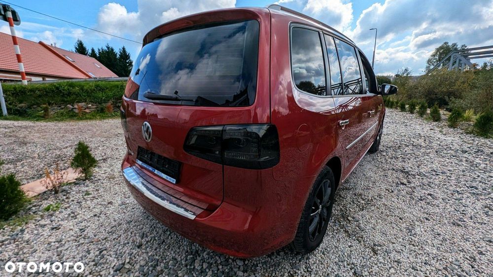 Volkswagen Touran - 16