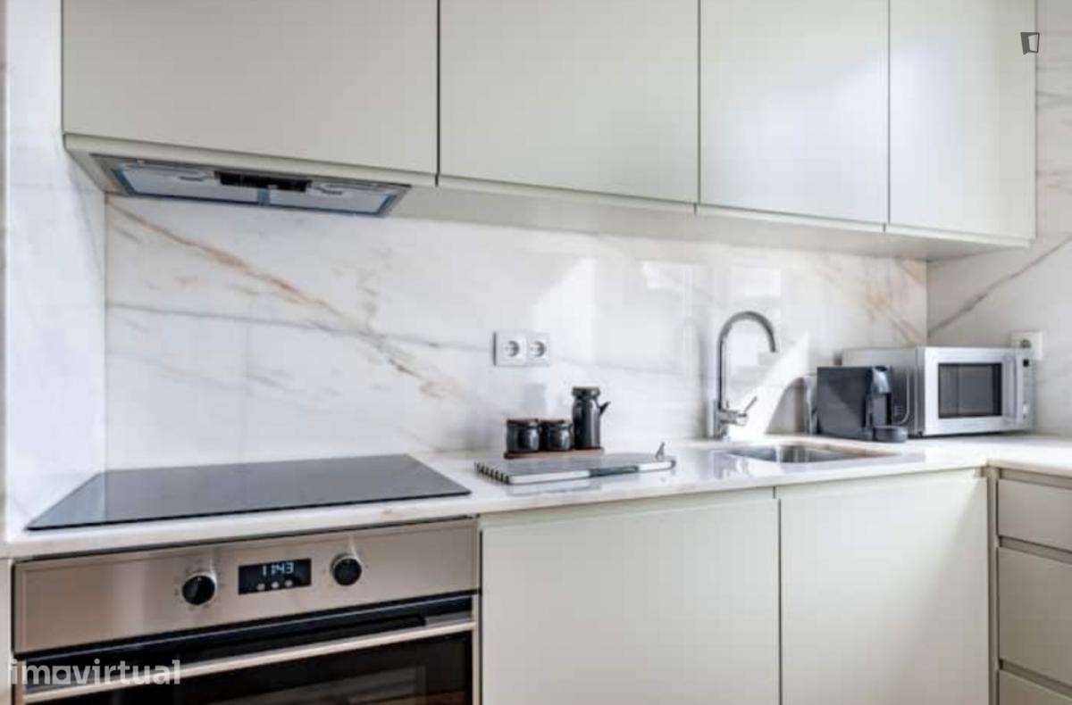 Apartamento com 1 quartos - localizado em Santo Ildefonso Porto - Grande imagem: 2/16