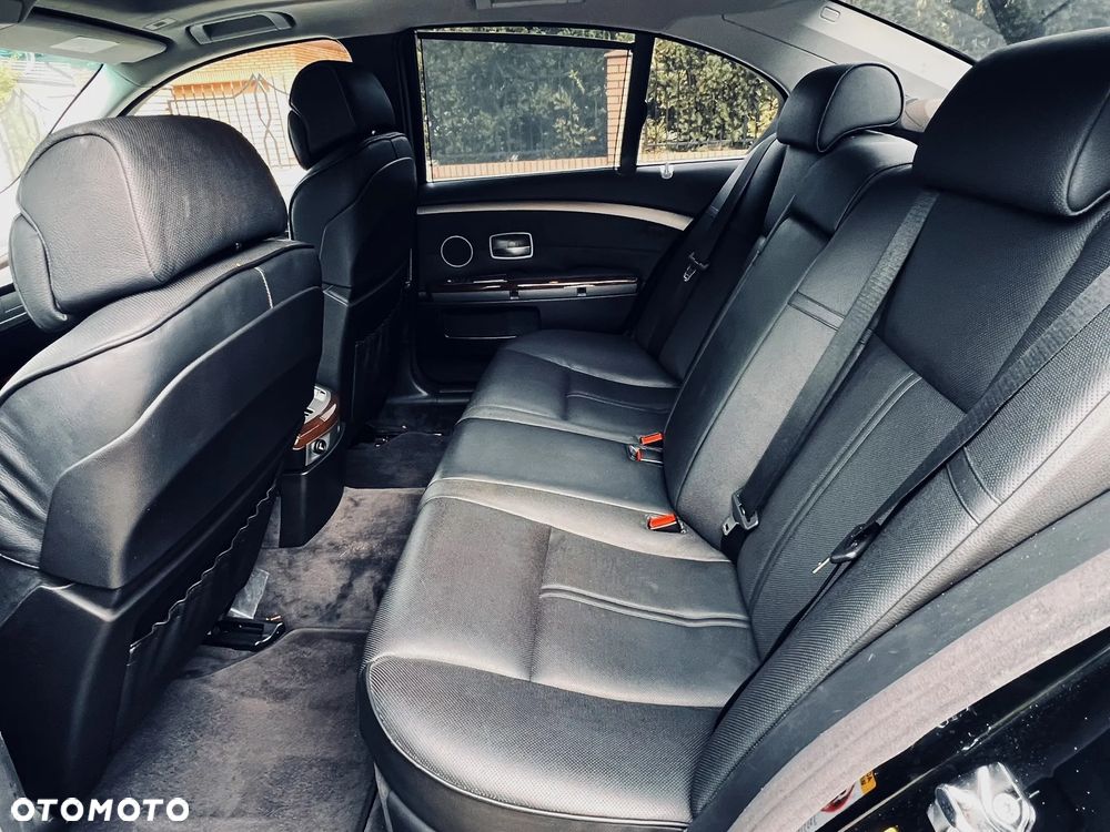 BMW Seria 7 740i - 10