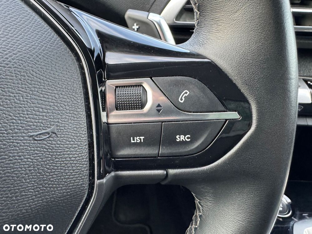 Peugeot 3008 1.5 BlueHDi Allure S&S EAT8 - 26