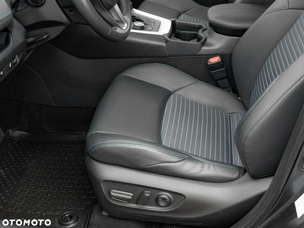 Toyota RAV4 - 14