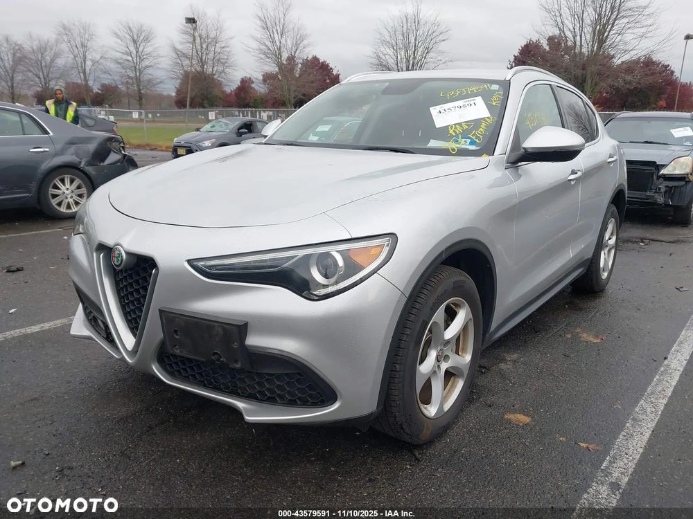 Alfa Romeo Stelvio - 2