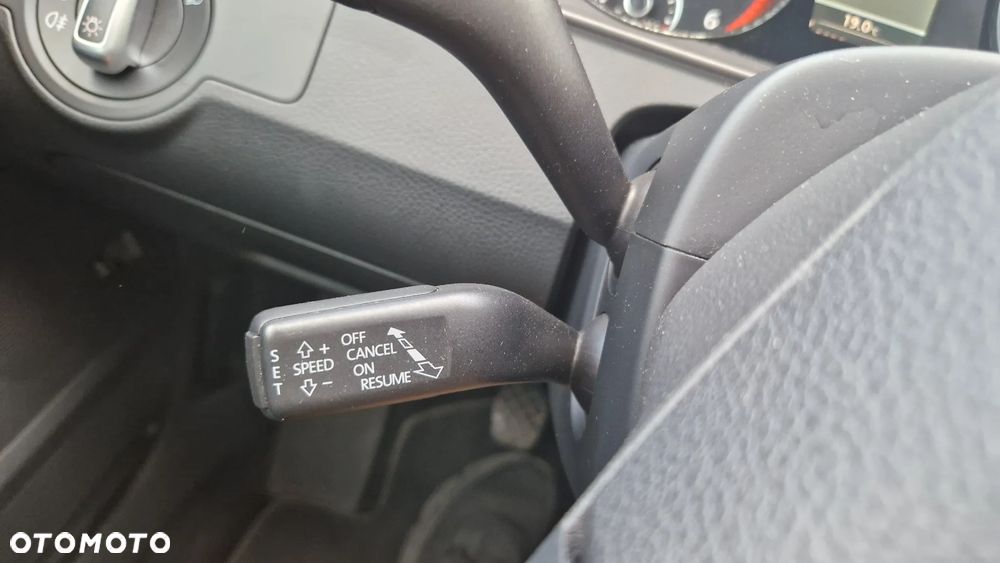Volkswagen Passat 2.0 TDI Individual - 20