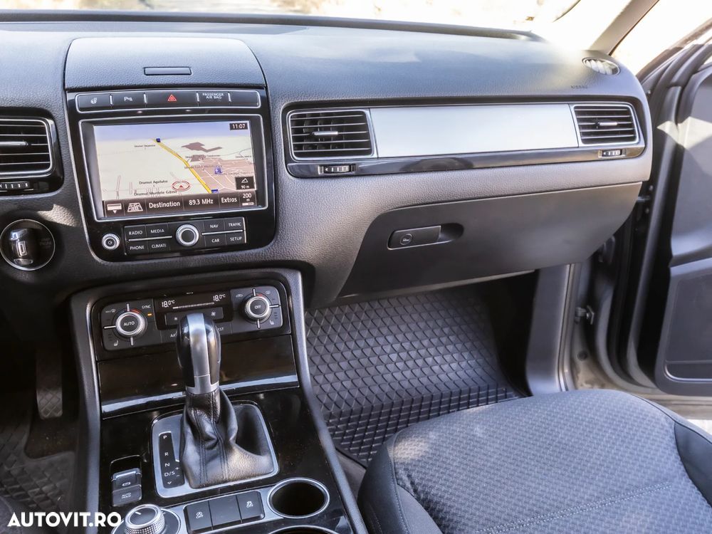 VOLKSWAGEN Touareg 2017 — imagine 18