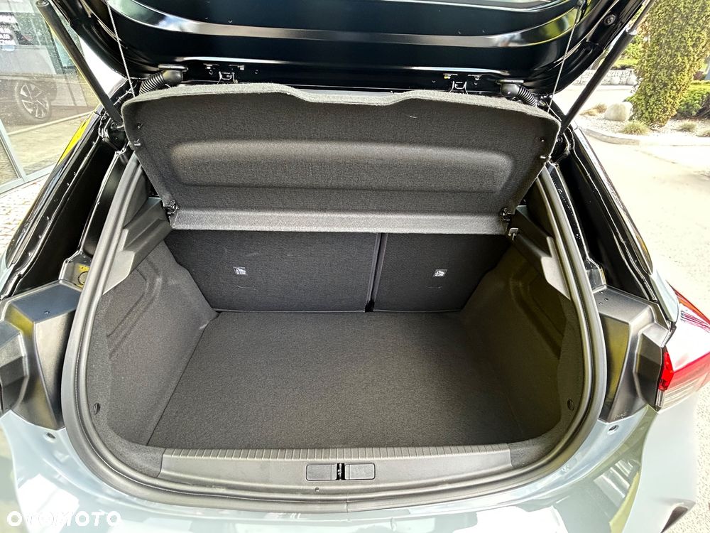 Opel Corsa 1.2 T mHEV GS eDCT - 11