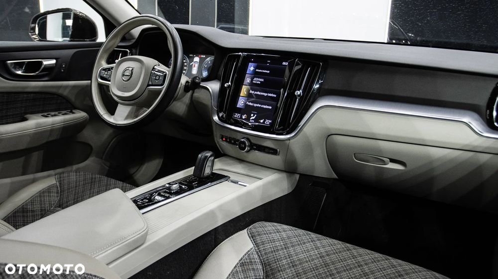 Volvo V60 B4 B Momentum Pro - 13