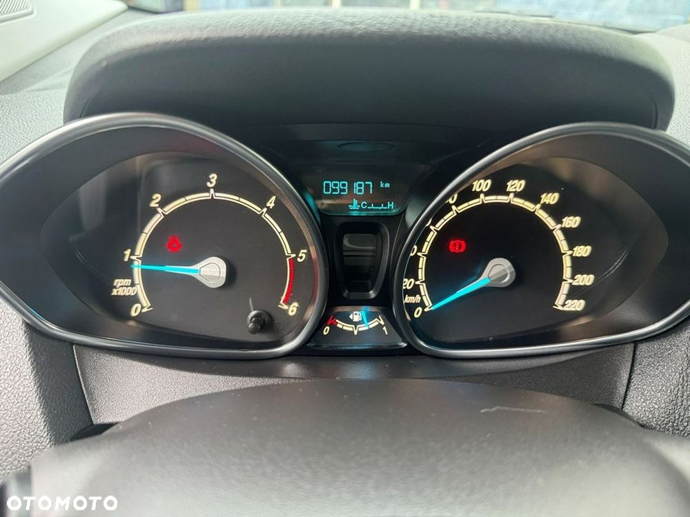 Ford Tourneo Courier - 13
