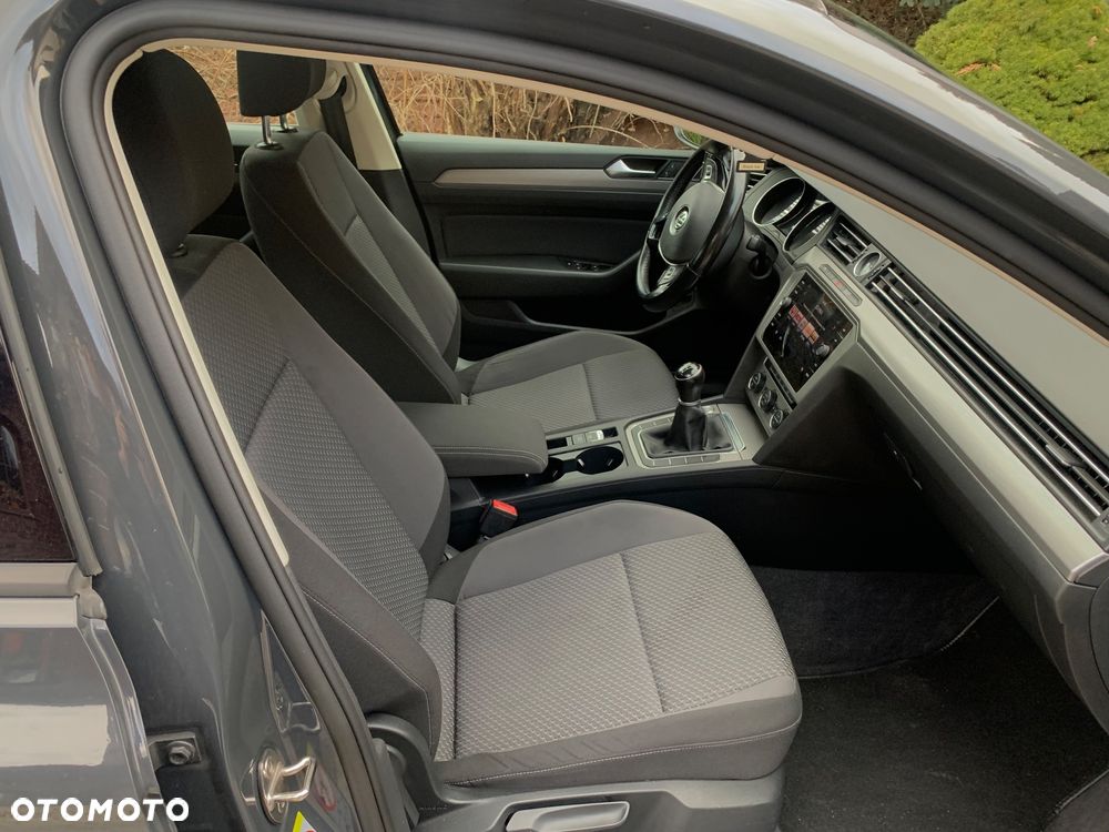 Volkswagen Passat 2.0 TDI SCR Comfortline - 7