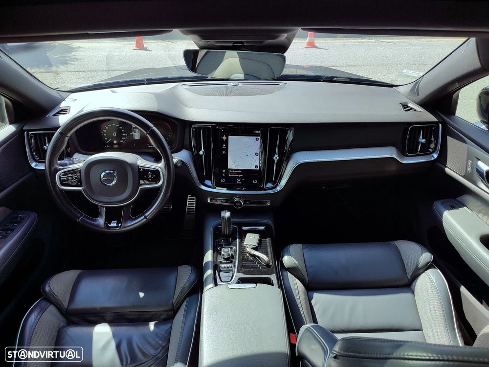 Volvo V60 2.0 T8 AWD TE R-Design - 11