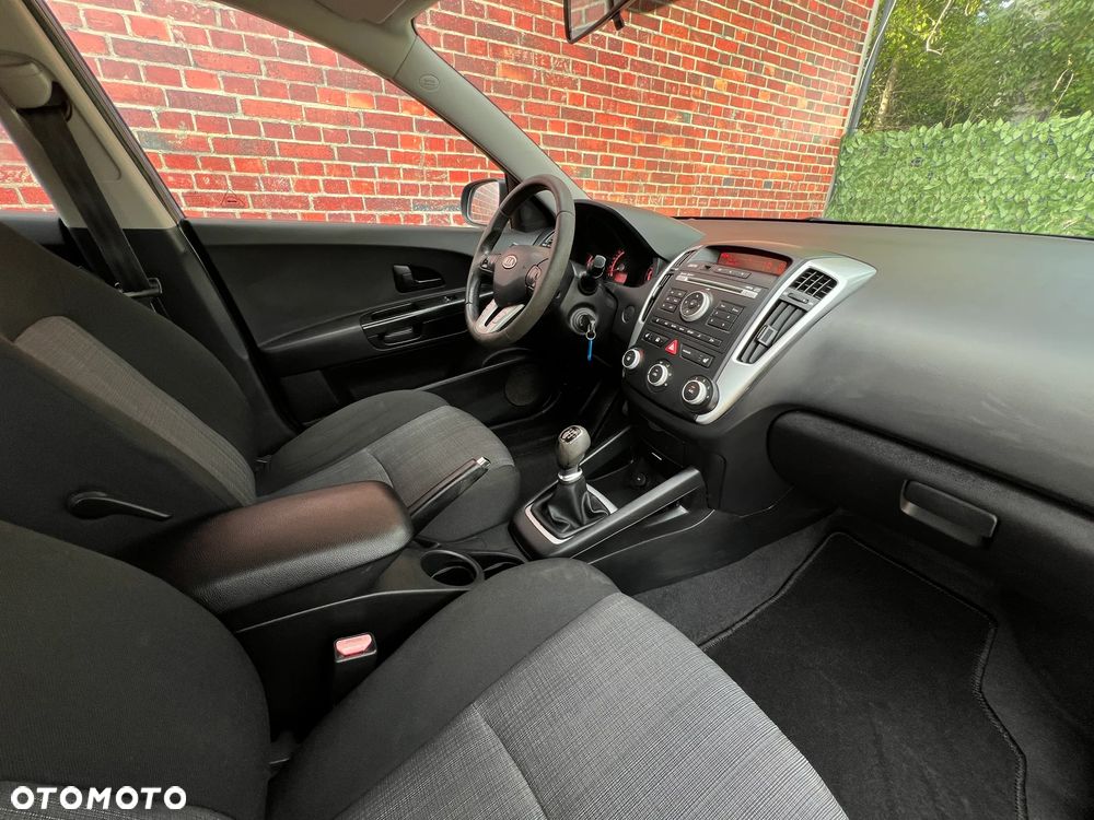 Kia Ceed - 10