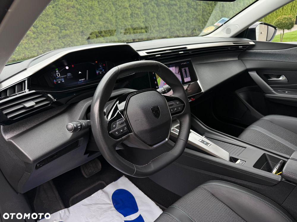 Peugeot 308 BlueHDi 130 EAT8 Allure - 12