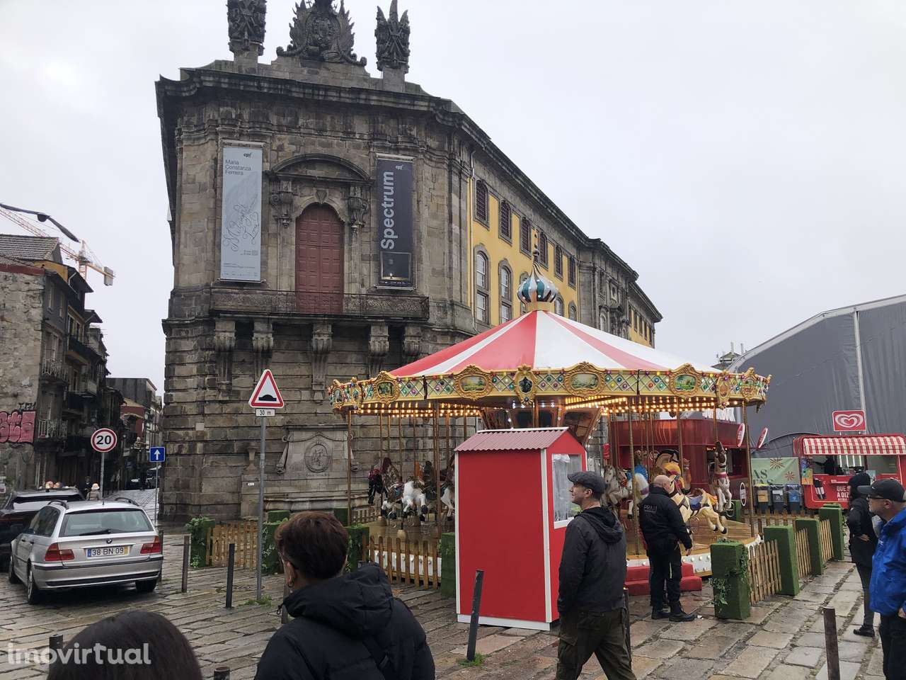 Edifício de 5 pisos para recuperar na Rua dos Caldeireiros, Porto - Grande imagem: 3/14