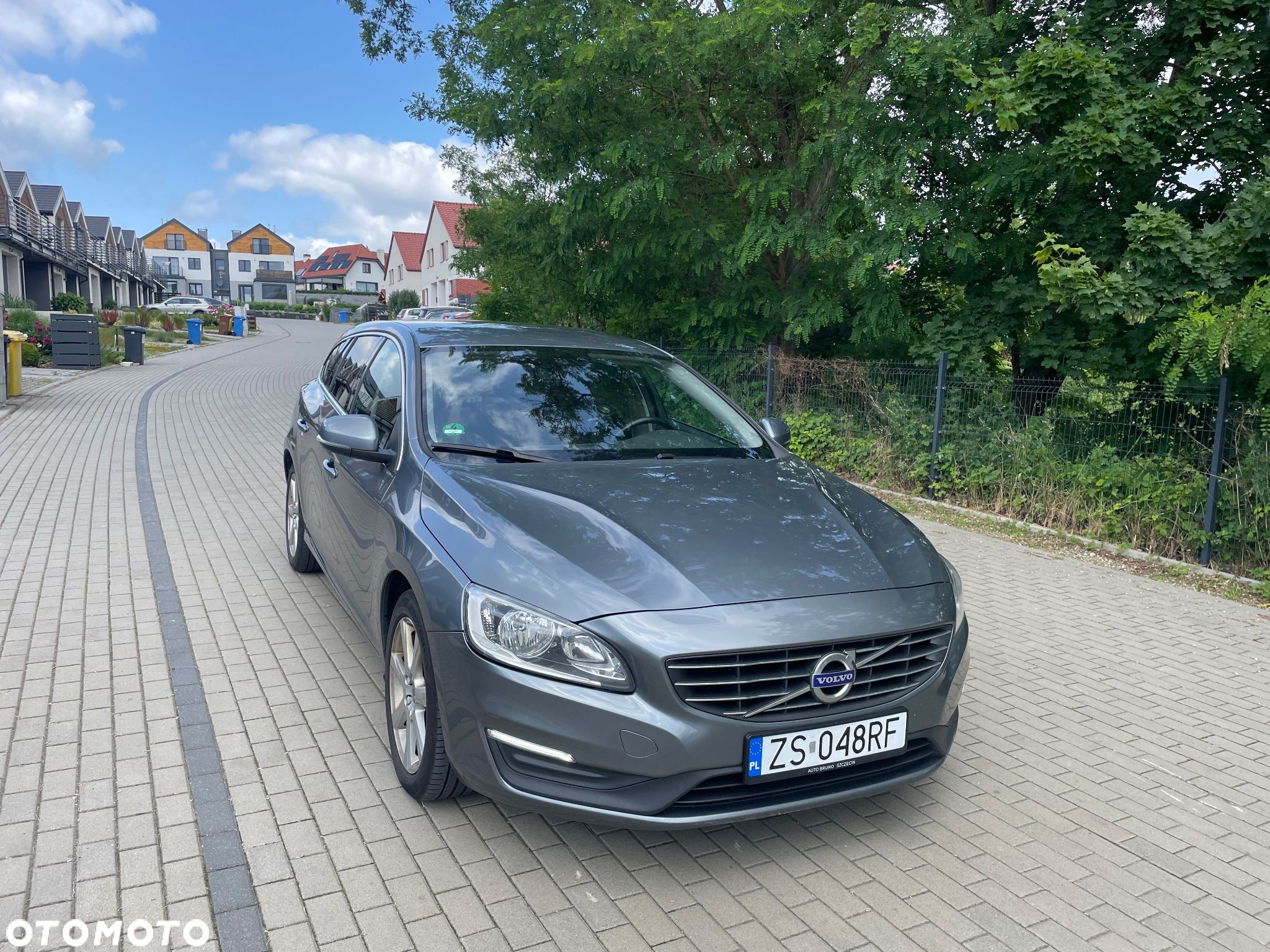 Volvo V60 T4 Drive-E Momentum - 1