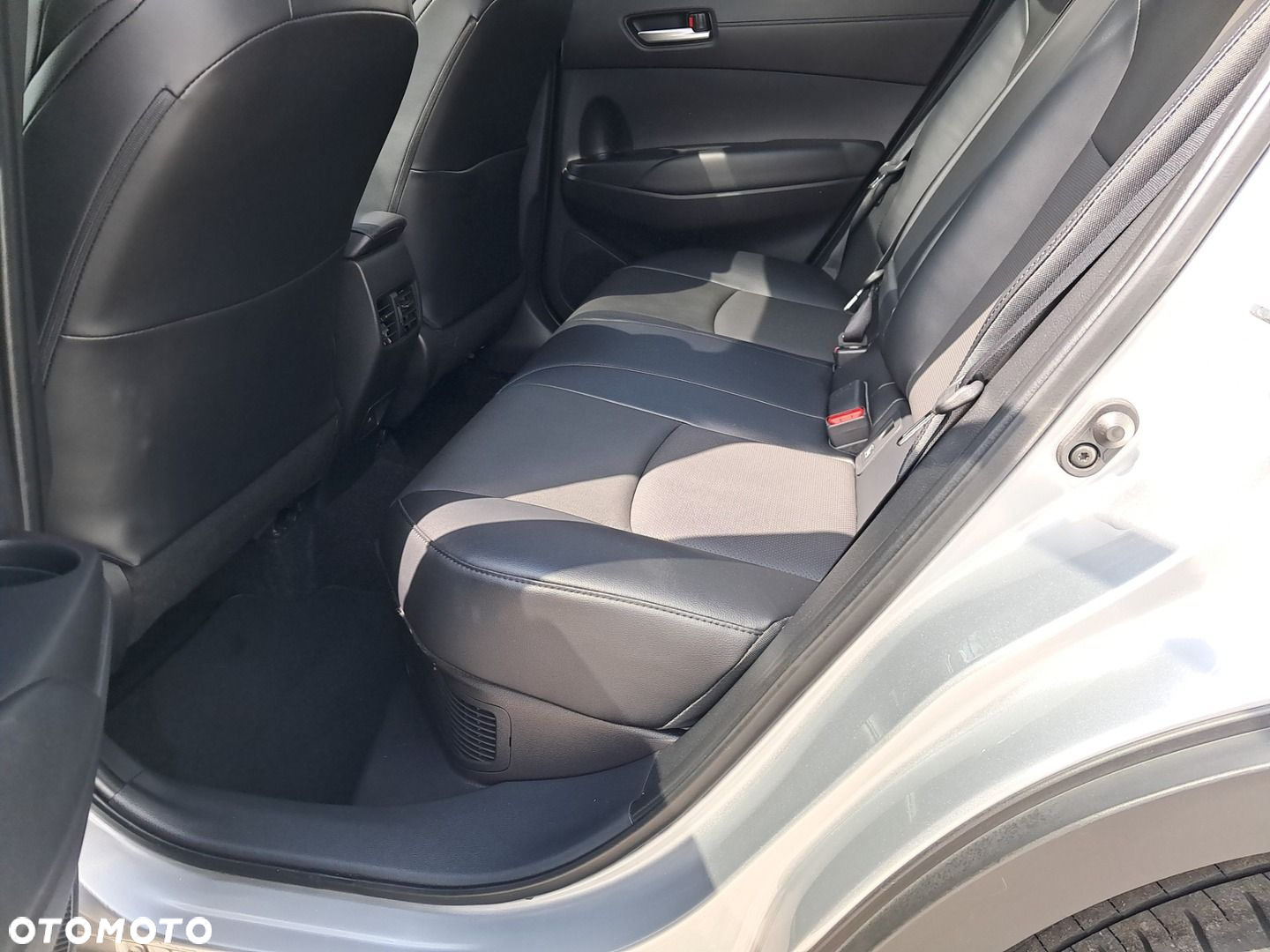Toyota Corolla Cross 2.0 Hybrid Premiere Edition AWD - 25