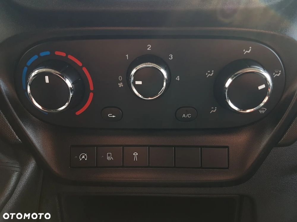 Iveco DAILY KONTENER NISKOPODŁOGOWY 4,43x2,23x2,42 SKLEP FOODTRUCK BAR KLIMA KONIOWÓZ KAMPER - 25