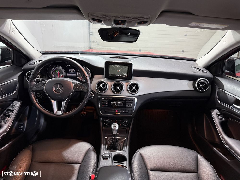 Mercedes-Benz GLA 180 d AMG Line - 21