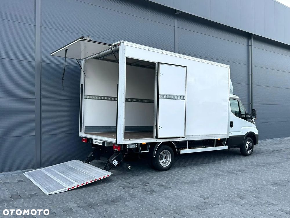 Iveco Daily 35C16 3.0 HPI Kontener 8 palet + winda 750kg + drzwi boczne **Niski przebieg**Na drążku**Wzmocniony**Climatronic**Sprowadzony**2022R** - 5