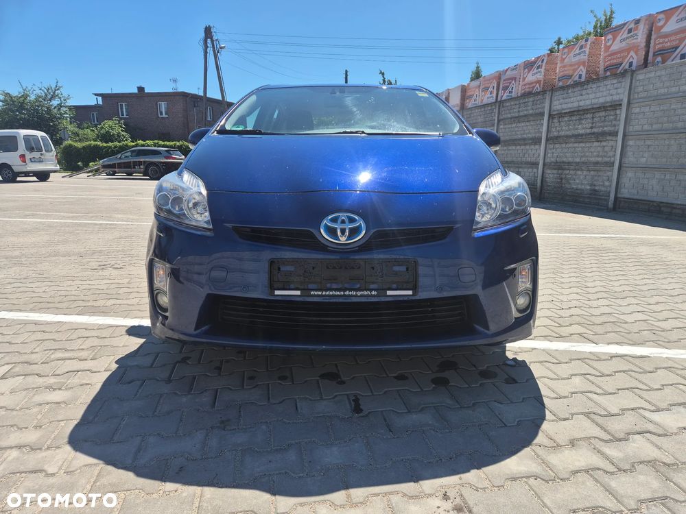 Toyota Prius (Hybrid) Executive - 3